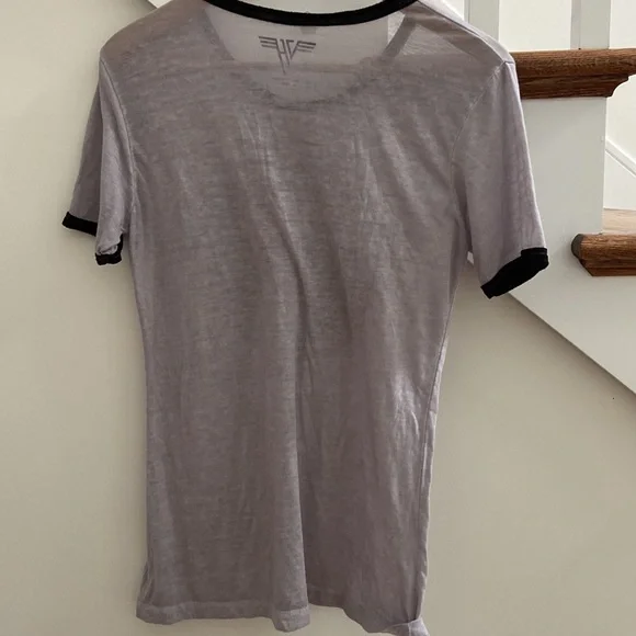 Van Halen tee 🎶 🎸 - Picture 7 of 7